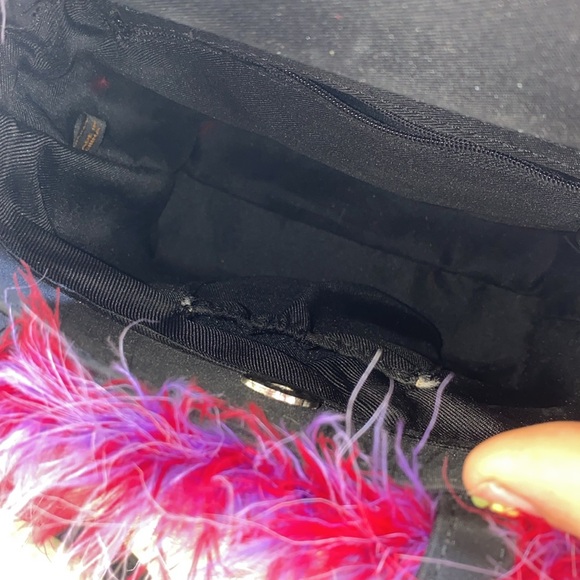 ❤️💜 -Red & Purple Hats Red Feather Trim Purse-💜❤️ - Picture 4 of 8